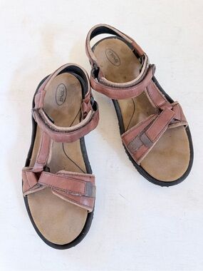 Teva brown leather hiking/walking sandal